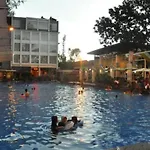 Oasis Siliwangi Hotel & Waterpark