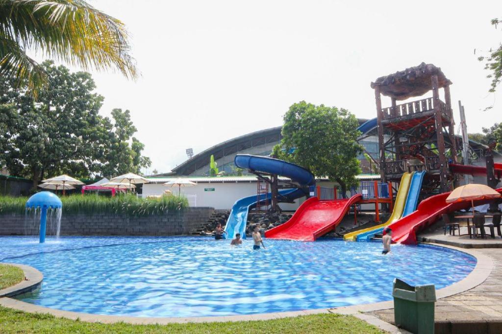 Oasis Siliwangi & Waterpark Resor 3*