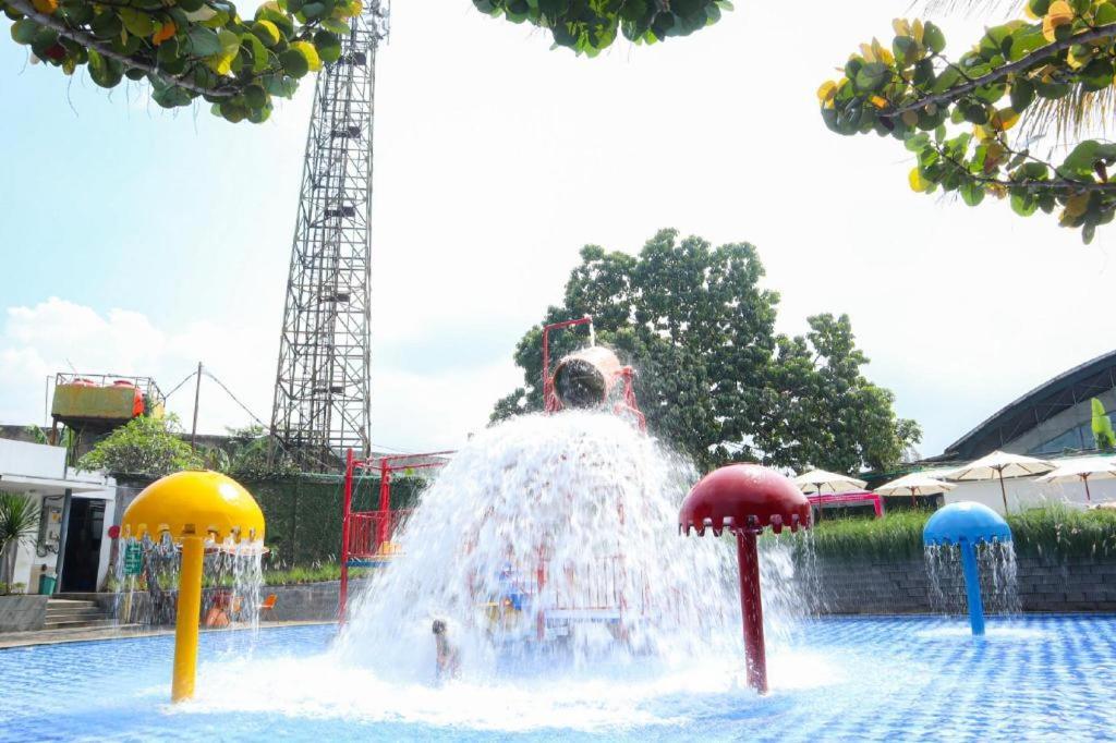 Oasis Siliwangi & Waterpark 3*