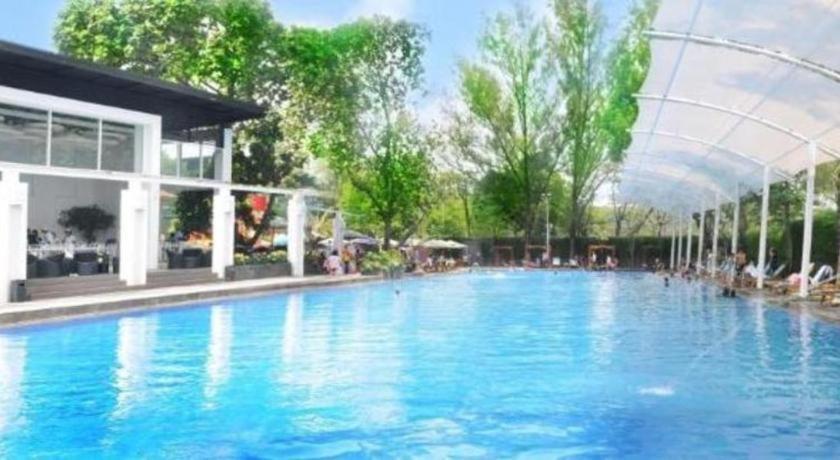 Oasis Siliwangi & Waterpark